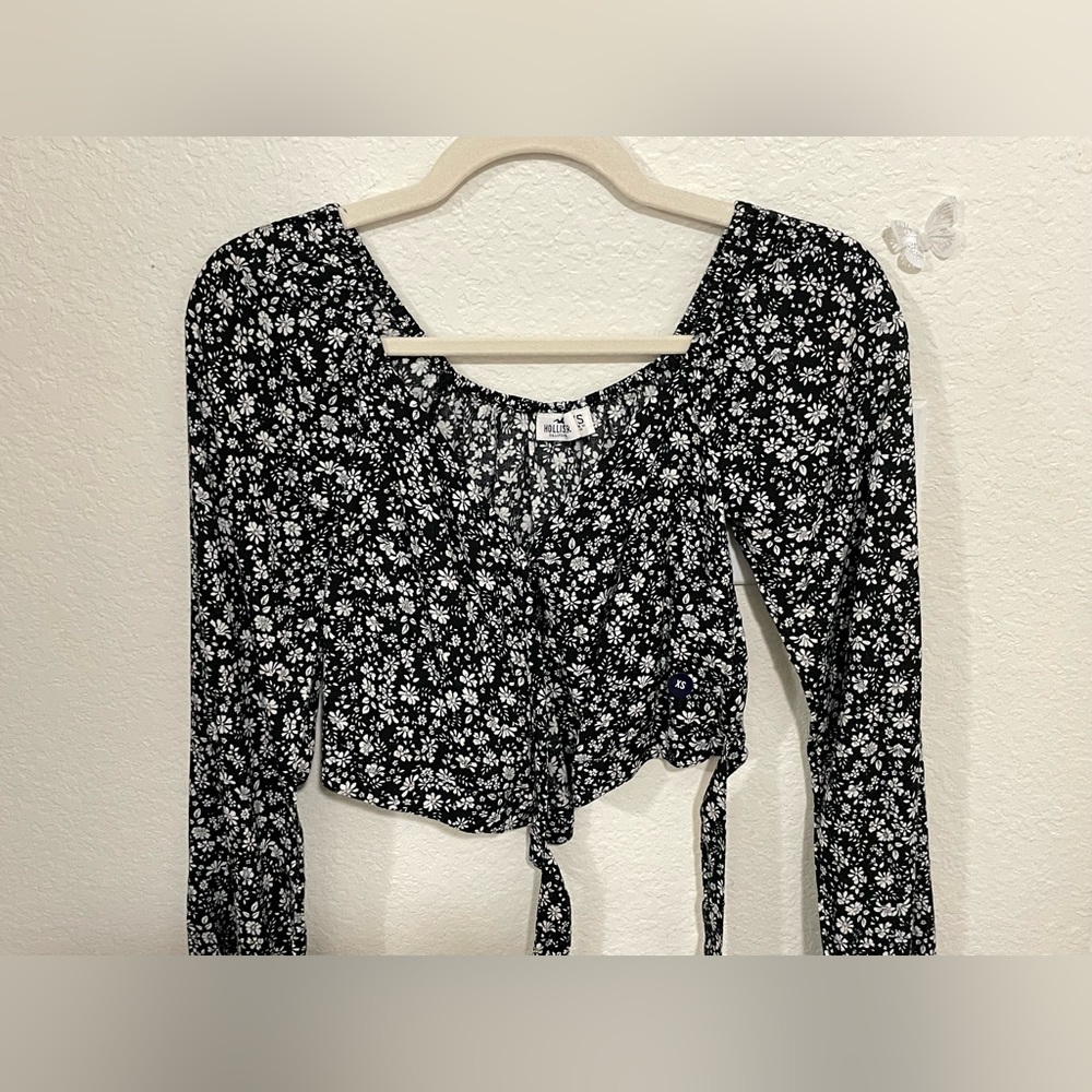 HOLLISTER FLORAL SHIRTS